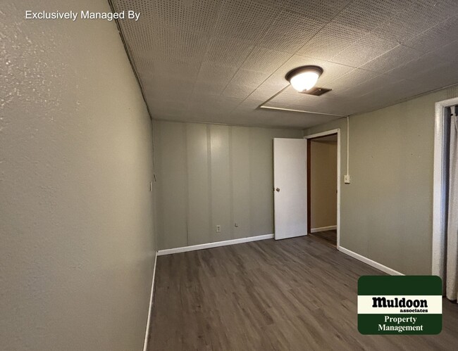 Building Photo - Available now! Beautiful 4 bedroom home with garage! Near downtown.