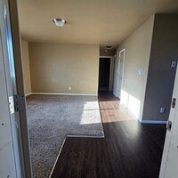Building Photo - 2 BR / 1 BA Upper-Level Apartment in Clifton – $1,150