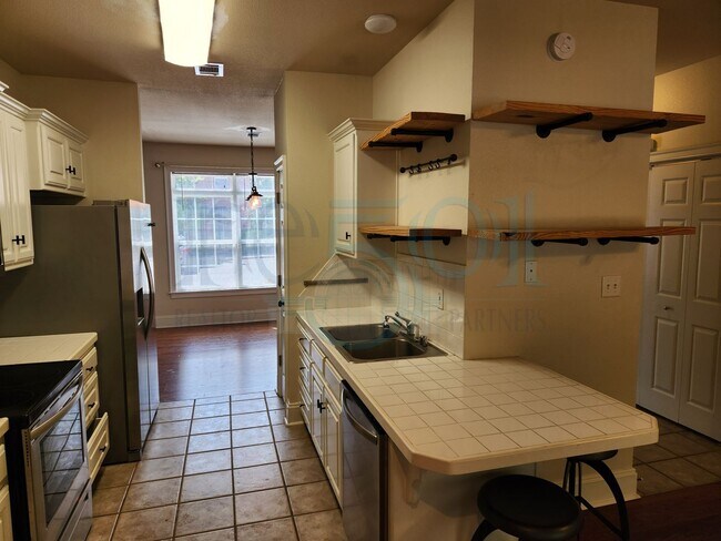 Building Photo - 7104 Ohio St