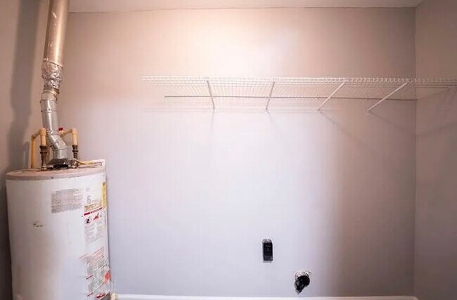 Building Photo - 215 Silver Springs Cir SW