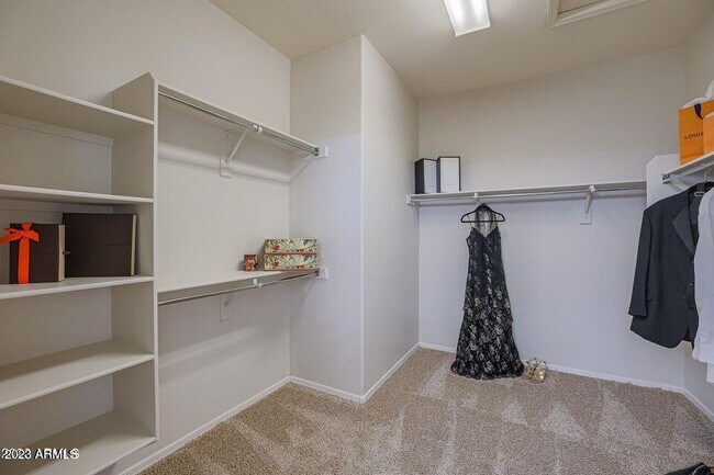 Building Photo - 41520 N River Bend Ct