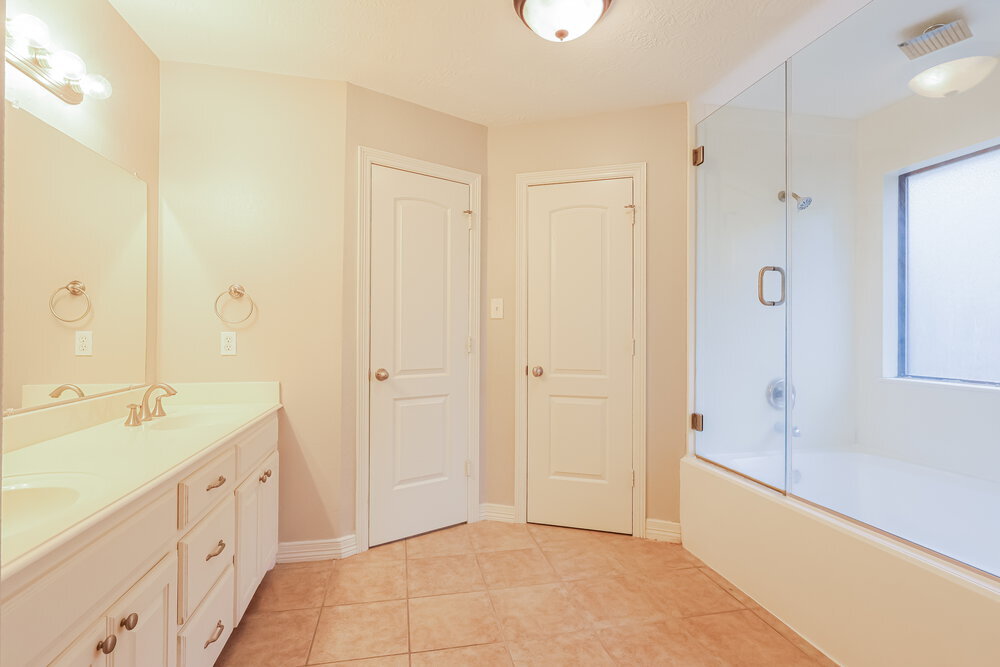 Building Photo - 612 Spruce Dr