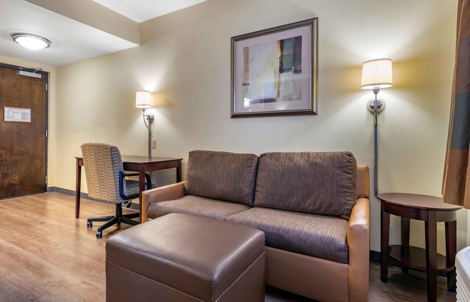 Building Photo - Furnished Studio-Lakeland - I-4