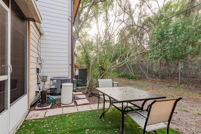 Building Photo - 1602 Brigadoon Dr