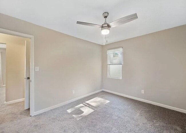 Building Photo - Charming Cape Cod - Move In Ready