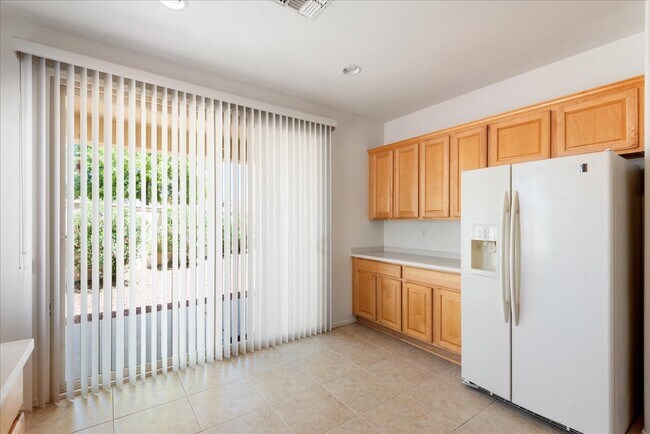 Building Photo - 22419 N San Ramon Ct