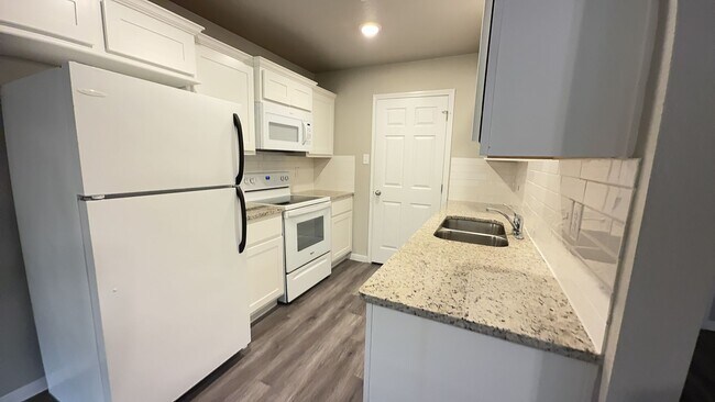 Building Photo - 1604 Pontotoc Trce