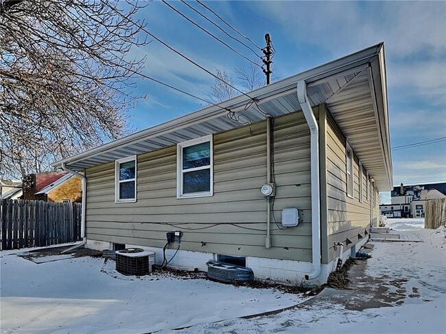 Building Photo - 4010 Monroe St NE