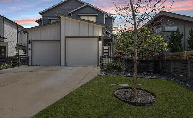 Building Photo - 1211 Cometa St