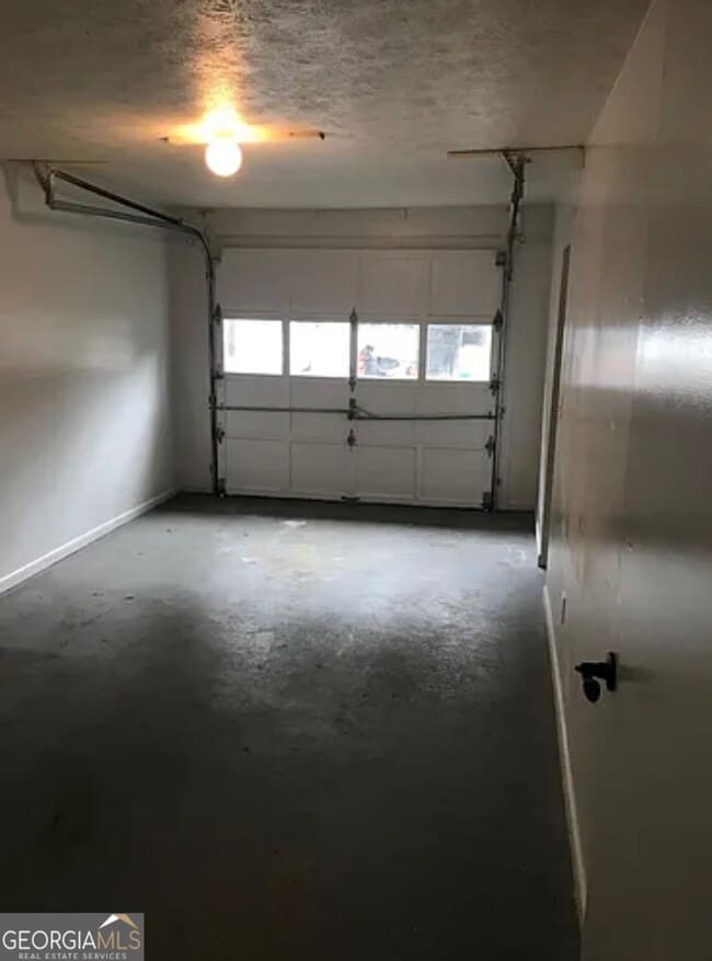 Building Photo - 304 Twiggs Cor