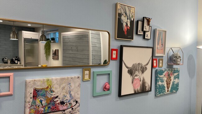 Building Photo - 2504 Rae Dell Ave