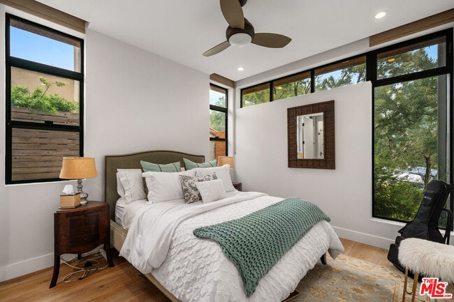 Building Photo - 2230 Malcolm Ave