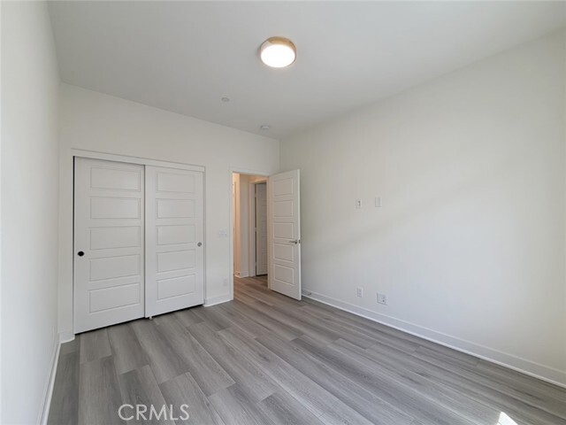 Building Photo - 400 Transport