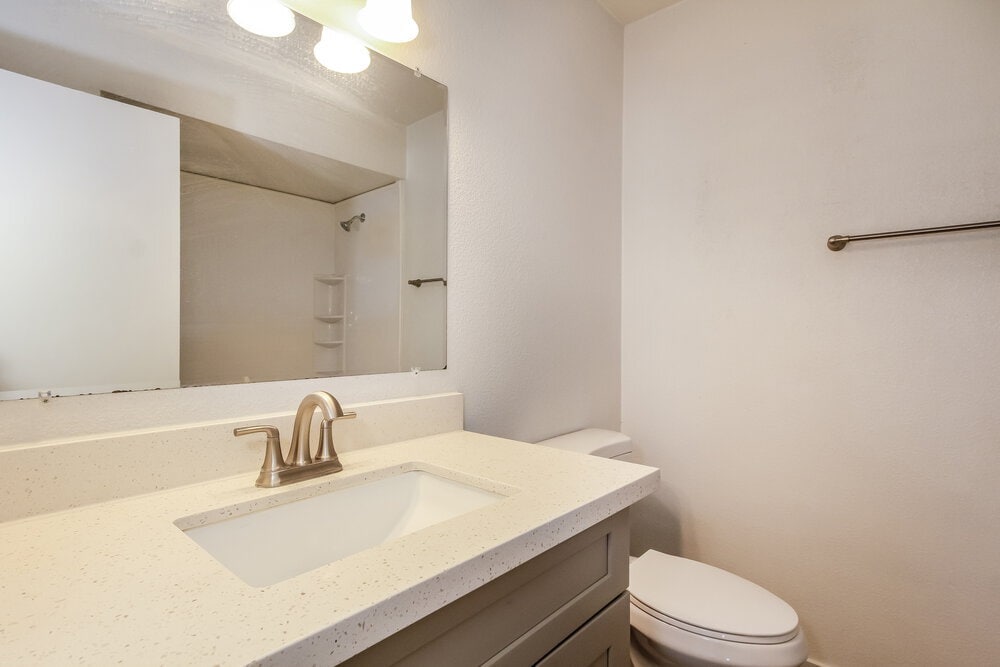 Building Photo - 4325 W Solano Dr N