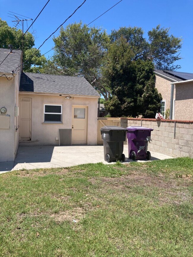 Building Photo - SINGLE FAMILY HOME