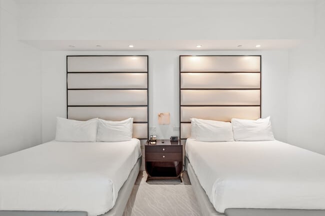 Building Photo - 4441 Collins Ave