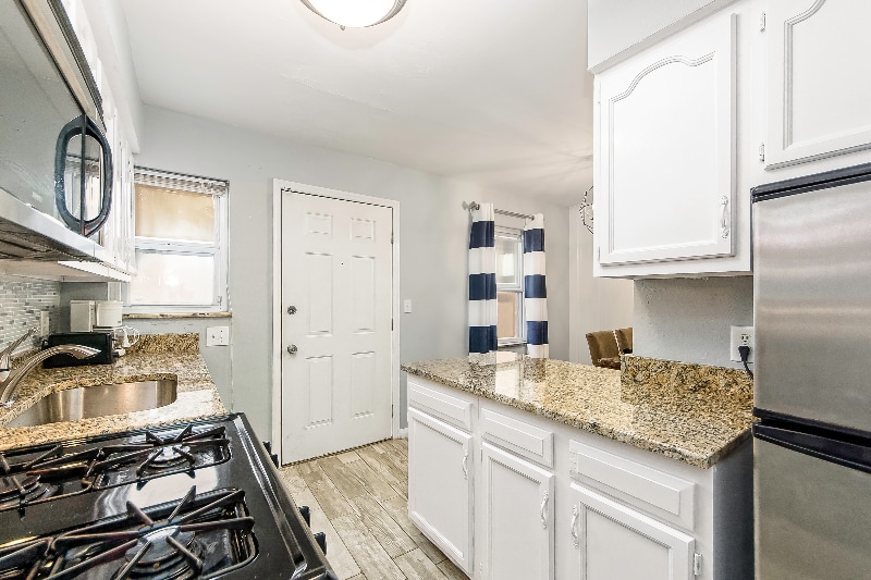 Building Photo - 51 King Ave