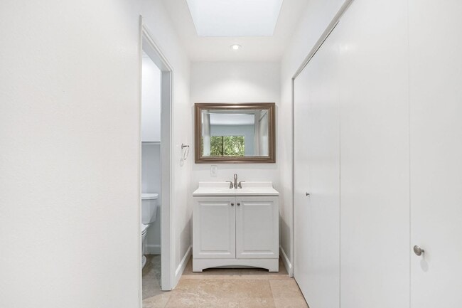 Building Photo - 55120 Airlane Dr