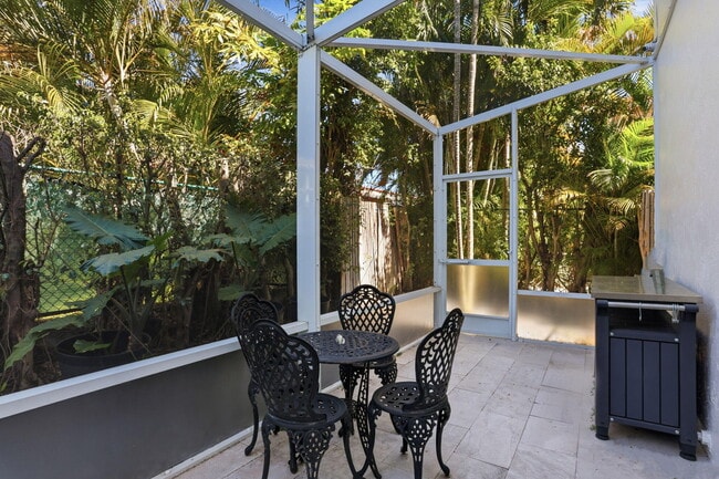 Building Photo - 375 SW 16th St