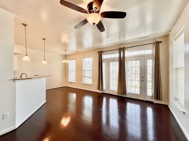 Building Photo - 5897 Bella Marie Way