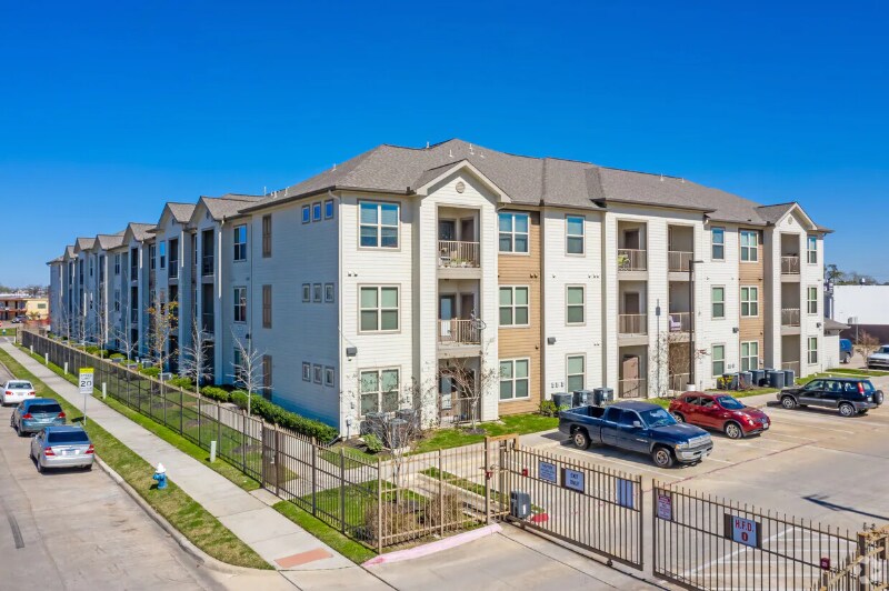 Building Photo - 6520 Jamail Dr