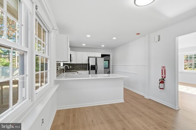 Building Photo - 218 Holly Ave