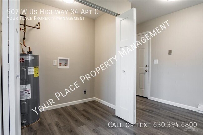 Building Photo - 907 W Us Highway 34 Apt C-