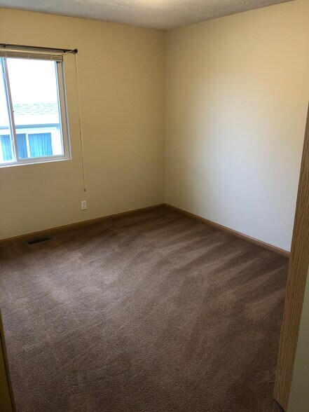 bedroom 2 ~ 10' X 11' - 5830 Princess Margaret Dr