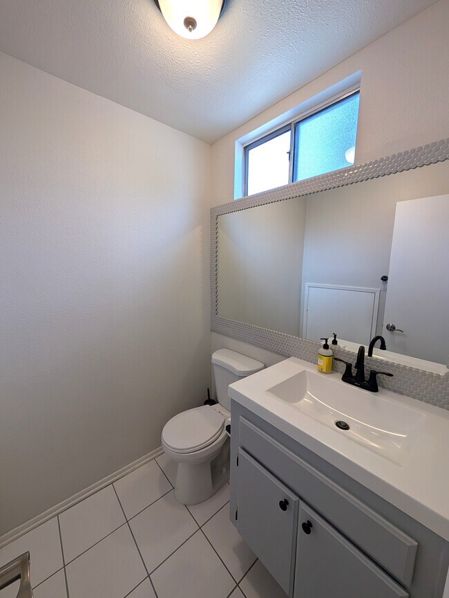 Building Photo - 22649 Copper Hill Dr
