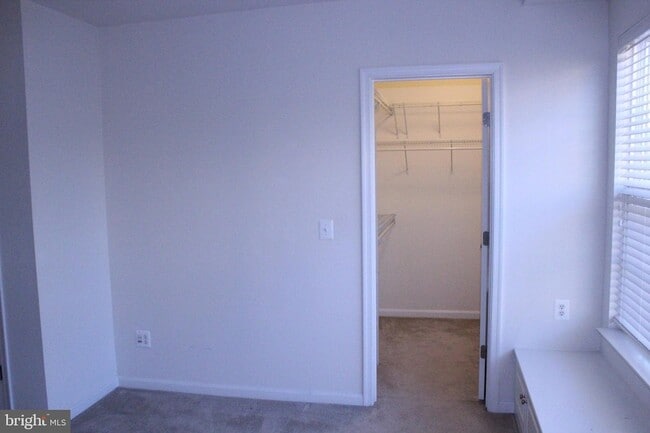 Building Photo - 42525 Highgate Terrace