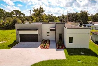 Building Photo - 1811 Lake Pickett Rd