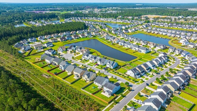 Building Photo - 201 Bigleaf Ct