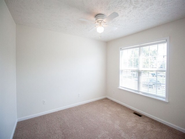 Building Photo - 643 Glenties Dr