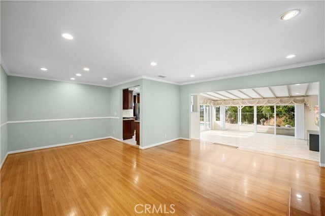 Building Photo - 841 Irving Dr