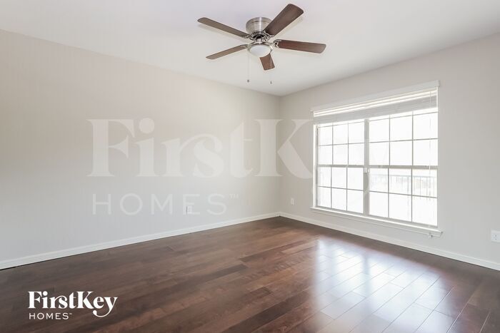 Building Photo - 10703 Ranchland Fox
