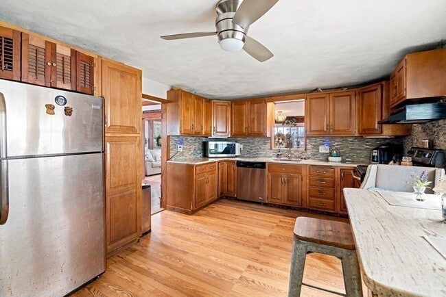 Building Photo - 162 Elliot Ave