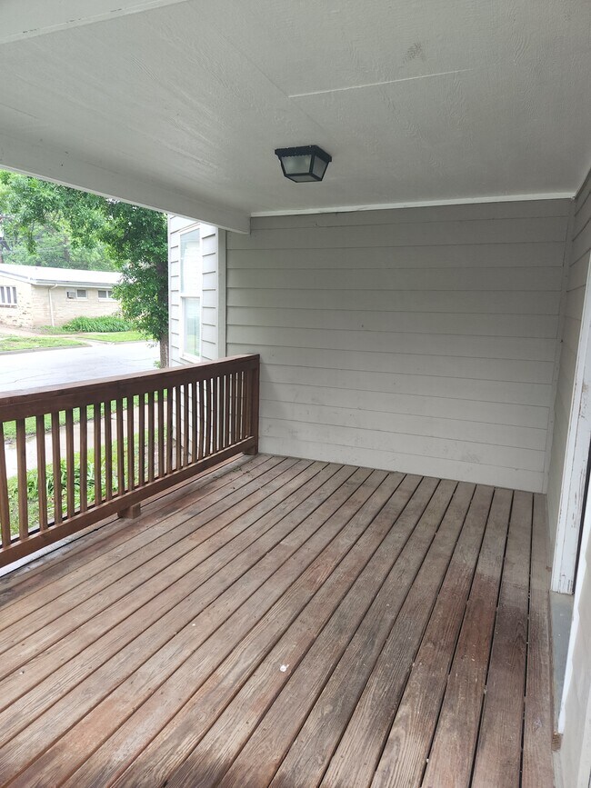 Building Photo - 930 Fremont St