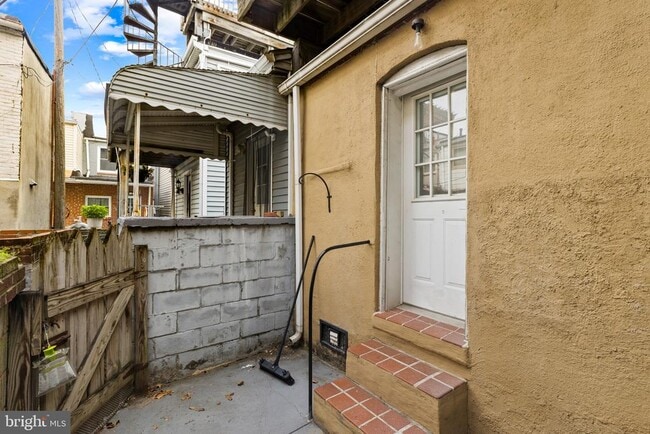 Building Photo - 1006 S Belnord Ave