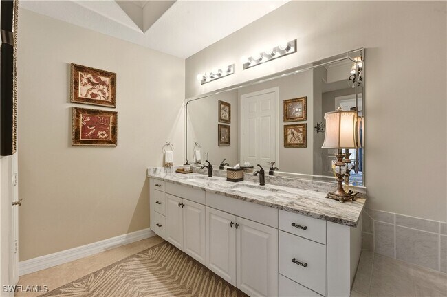 Building Photo - 10731 Mirasol Dr