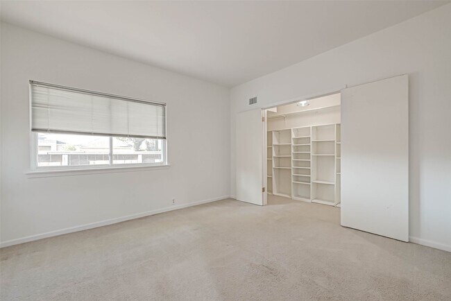 Building Photo - 1502 Prairie Grove Dr