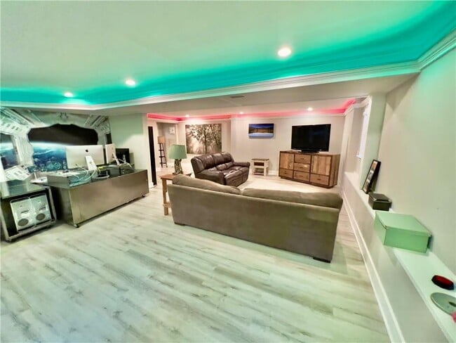 Building Photo - 2110 Six Branches Dr