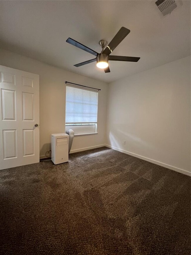 Building Photo - 6104 Walnut Hills Dr