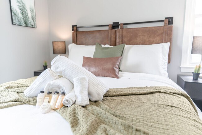 Building Photo - [STR] Fairgrounds Flat Located across Fairgrounds - Fully Furnished 2-Bedroom Home Near Downtown ...