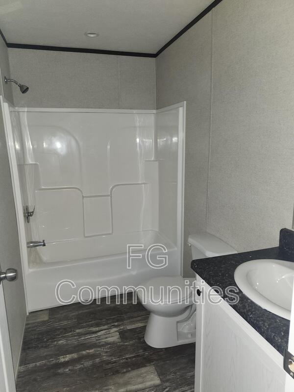 Building Photo - 711 Leasburg Rd