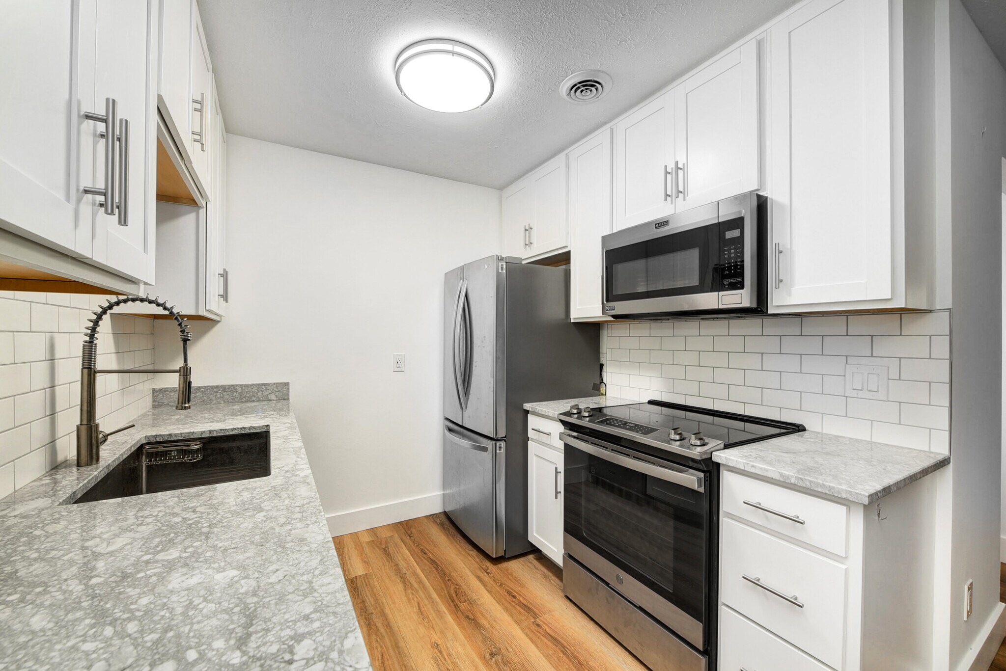 Building Photo - 20333 Detroit Rd