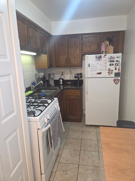 Primary Photo - 611 W Patterson Ave