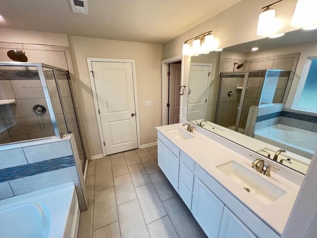 Building Photo - 5 Bedroom Single Family for Sale close to ...