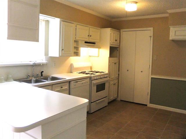 Building Photo - 530 Fairview Dr