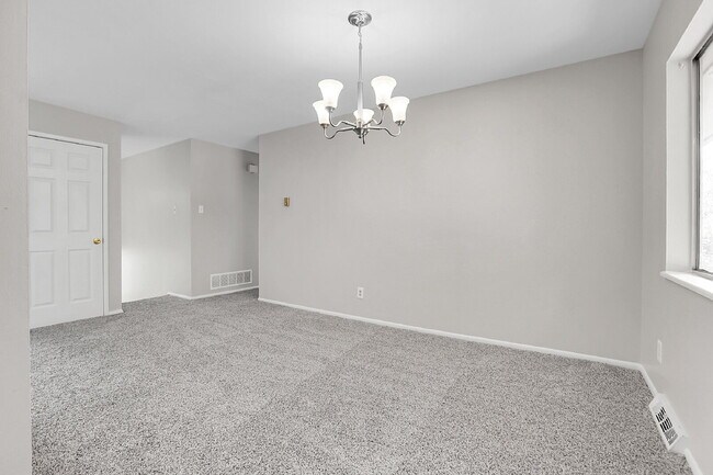 Building Photo - $2,950.00, 3-bed, 2.5-bath, located in Lak...