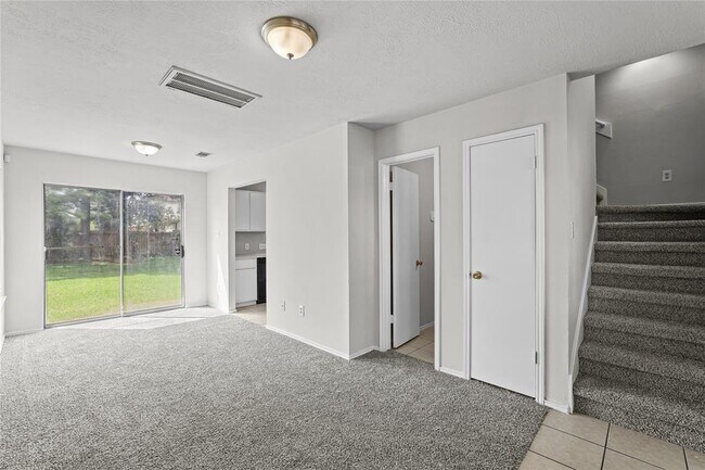 Building Photo - 993 Shelton Ln